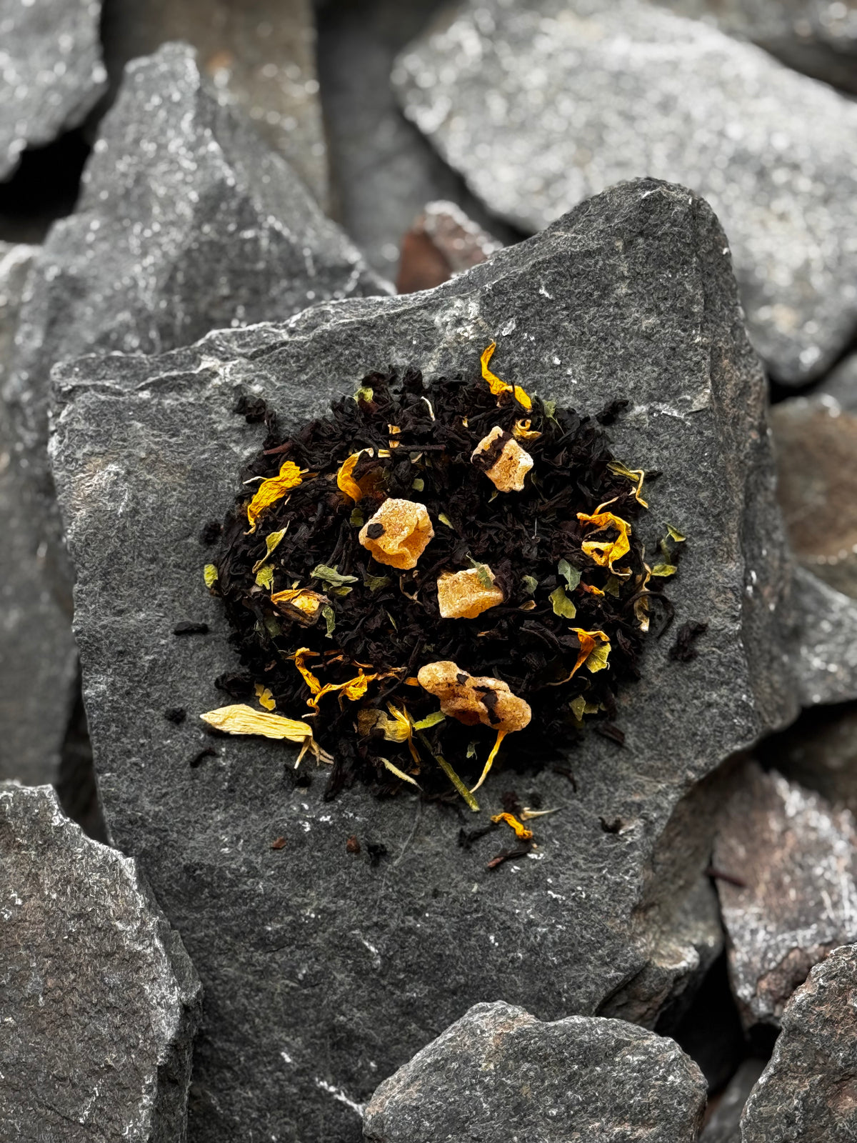 High Summit Tea Mango loose leaf black tea with dried mango